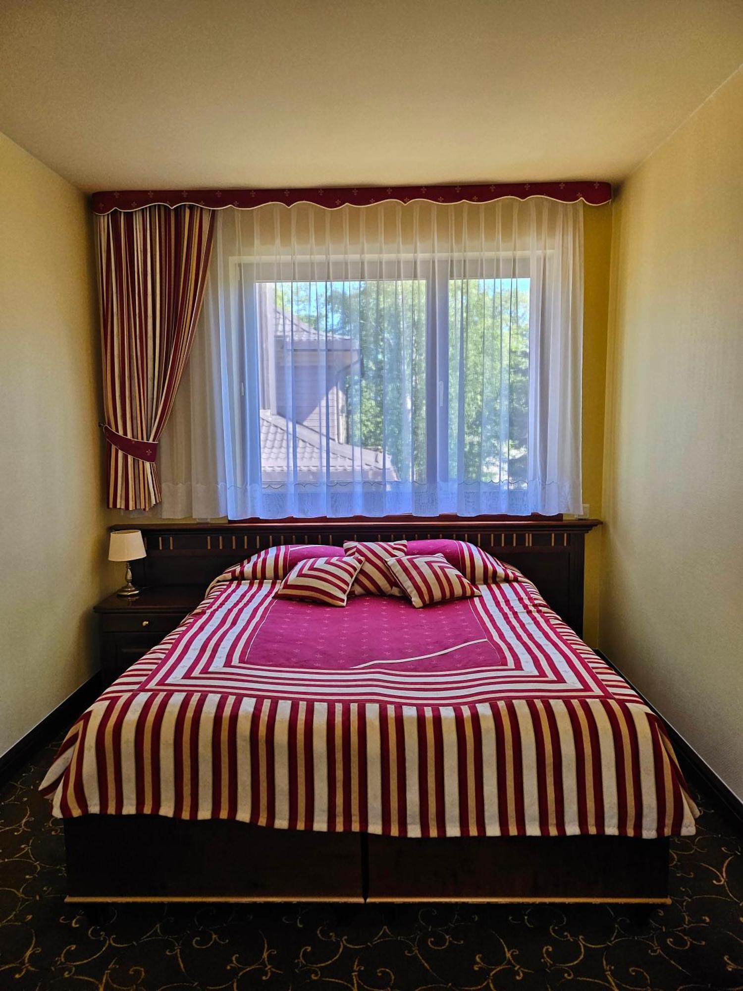 Guest House & Villa Astoma Palanga Ngoại thất bức ảnh