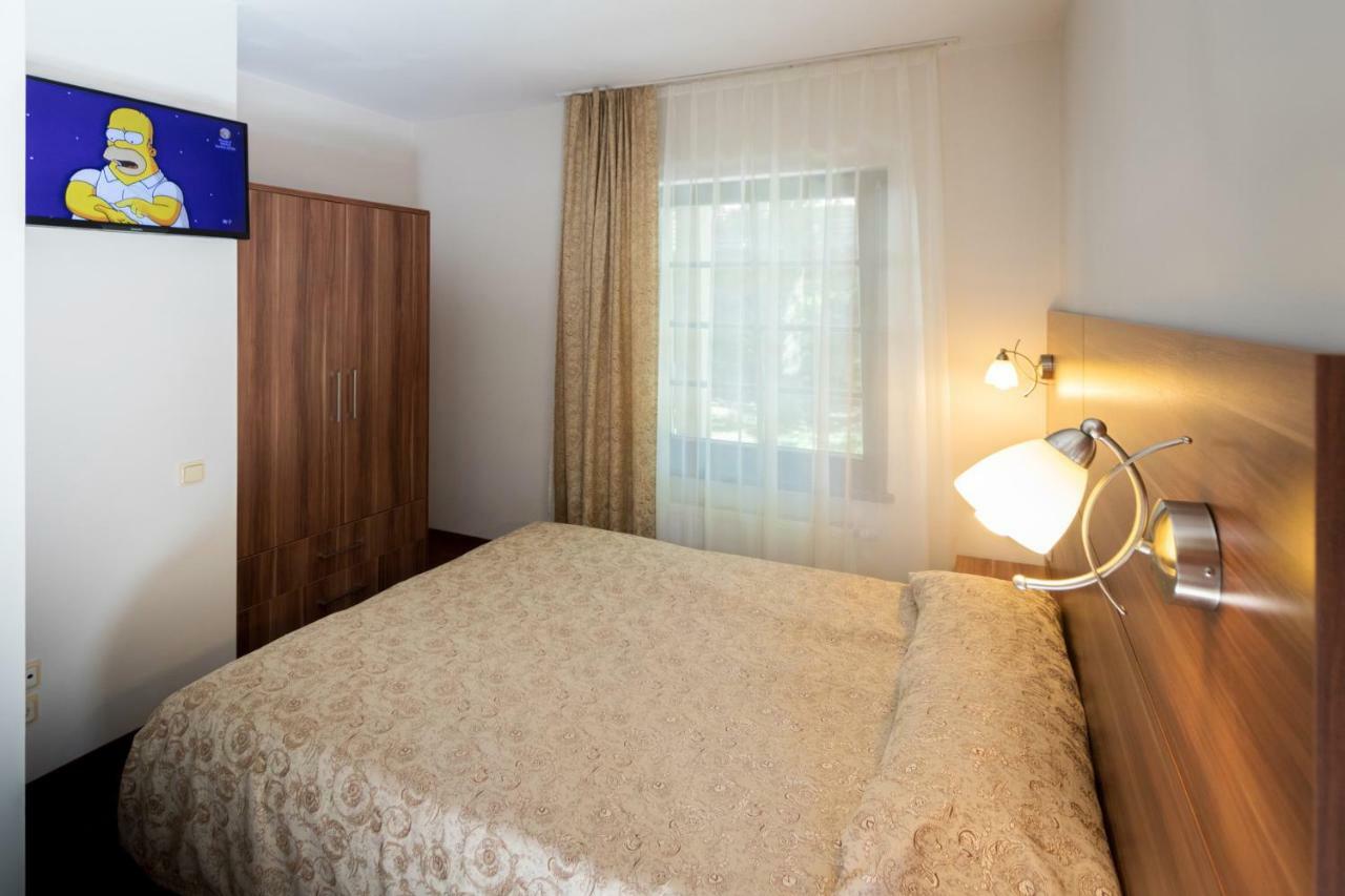 Guest House & Villa Astoma Palanga Ngoại thất bức ảnh